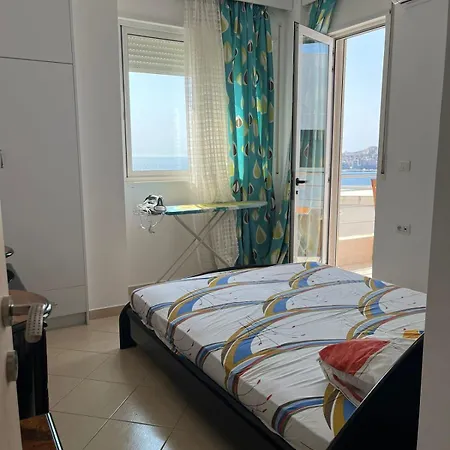 Lovely House Near The Sea Apartment